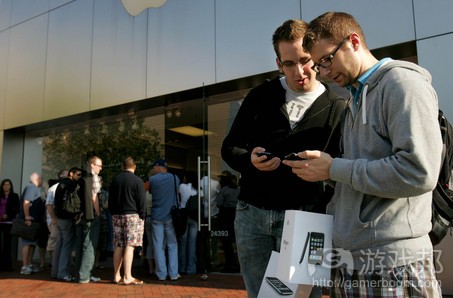 buying-new-iphone(from cleveland.com)