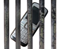 美在押囚犯“偷渡”智能手机便于偷玩Facebook游戏