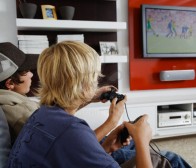 调查称长时间玩电子游戏或成青少年肥胖诱因