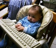 AVG调研称81%的2岁儿童就已经和互联网产生联系